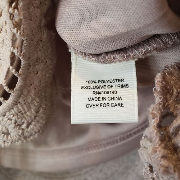 ULTRA PINK Cap Sleeve Lace/Crochet Top - Picture 7 of 10